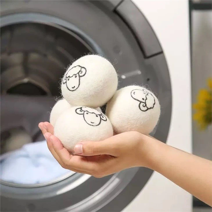 Organic wool dryer balls
